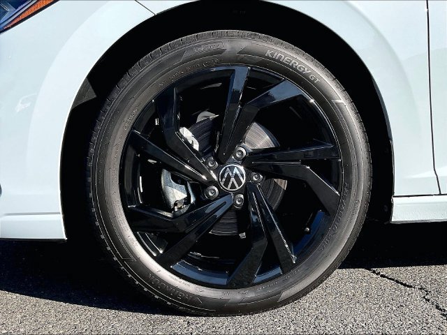 New 2026 Volkswagen Jetta SE FWD image 14