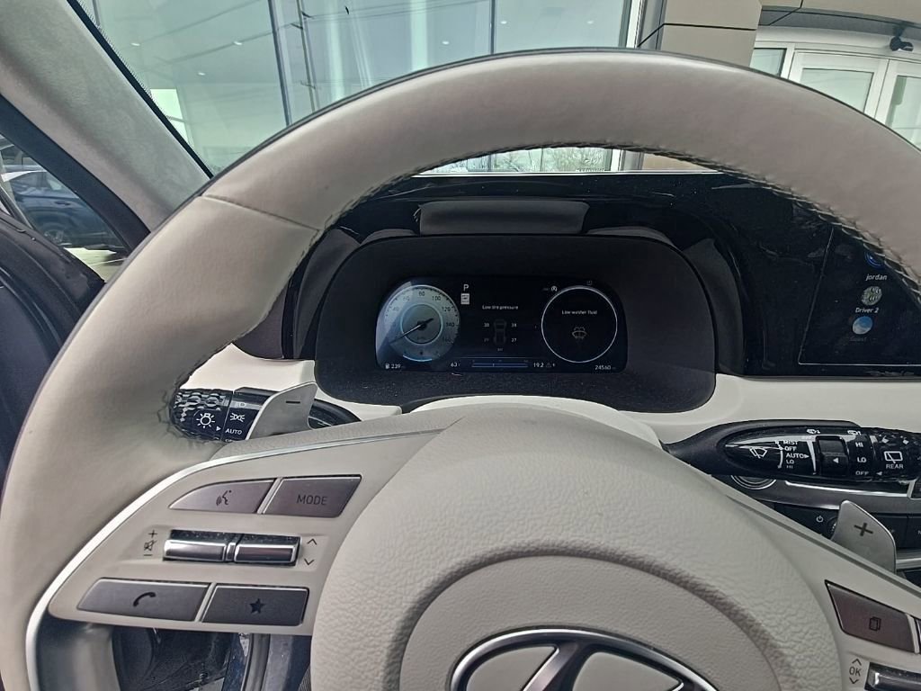 Used 2023 Hyundai Palisade Calligraphy image 7