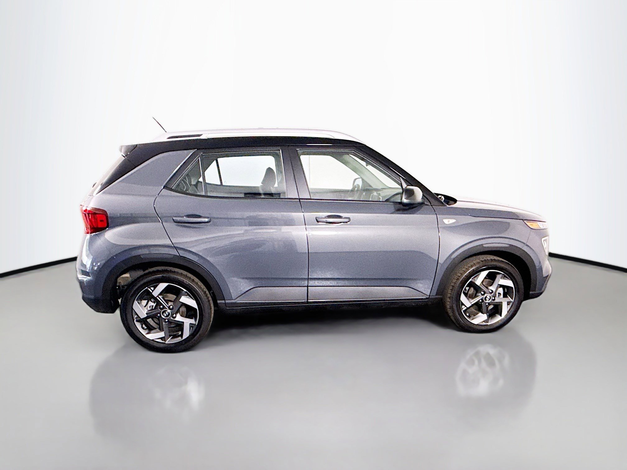 Used 2026 Hyundai Venue SEL FWD image 11