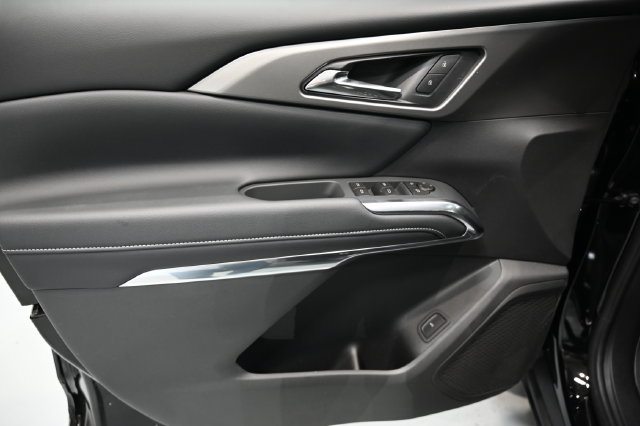 New 2027 Chevrolet Traverse LT w/ LPO, Floor Liner Package FWD image 27