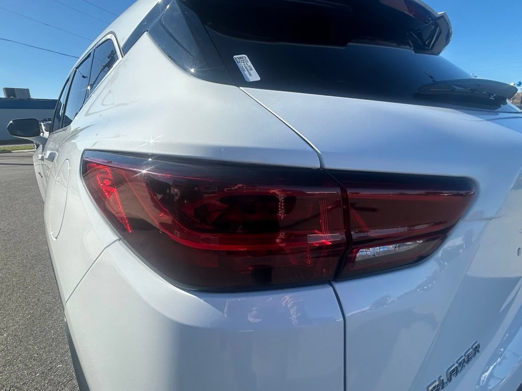 New 2025 Chevrolet Blazer LT FWD image 8
