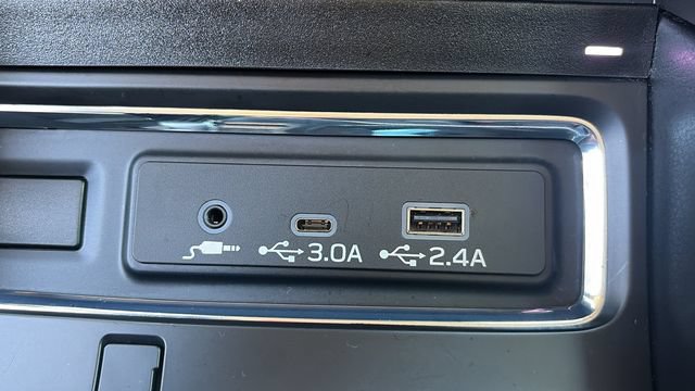 Used 2023 Subaru Ascent Limited AWD/4WD image 29