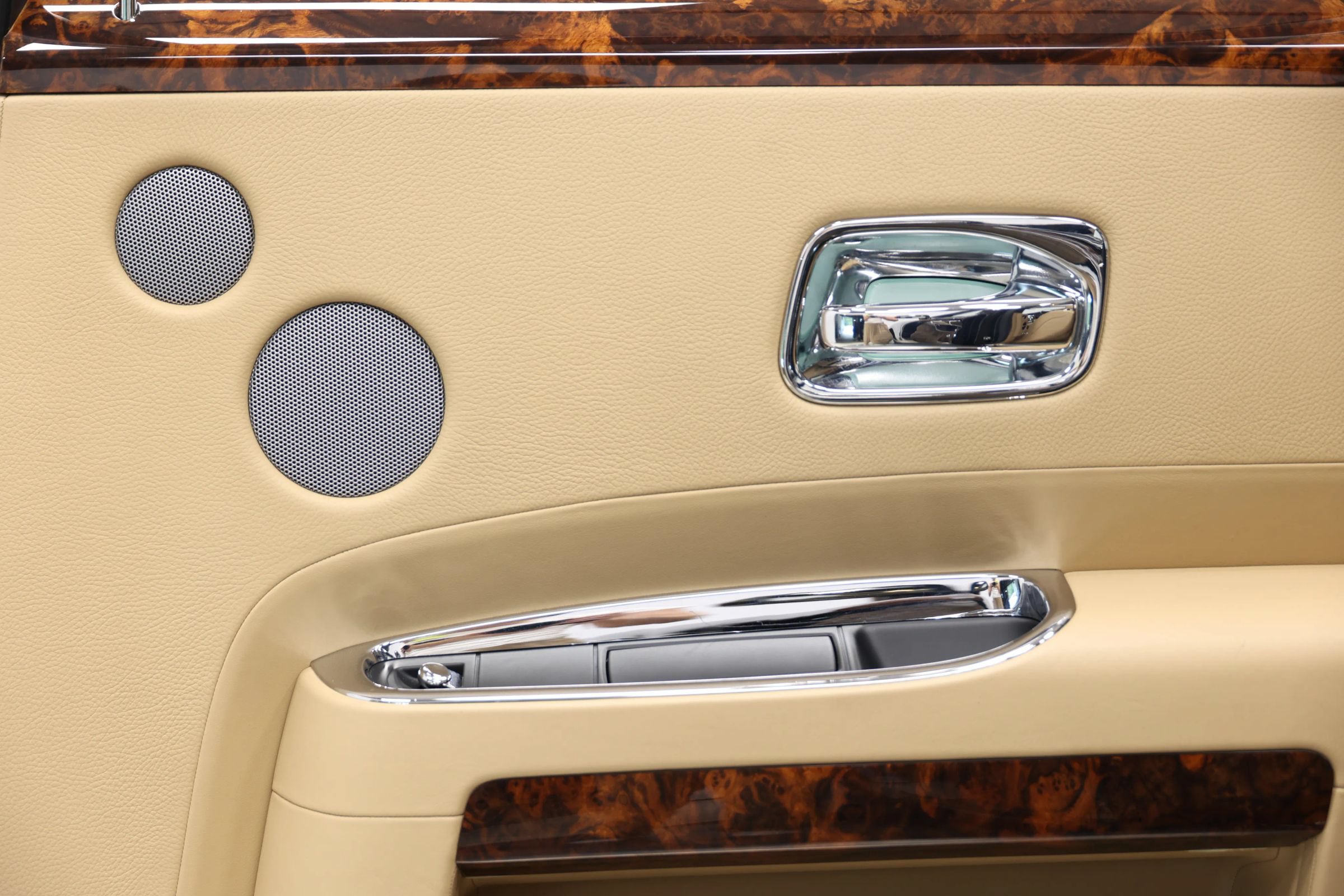 Used 2010 Rolls-Royce Ghost RWD image 75