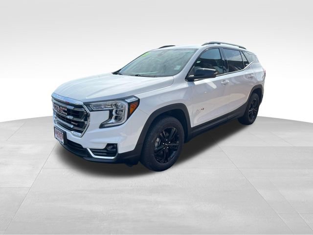 Used 2023 GMC Terrain AT4 image 3