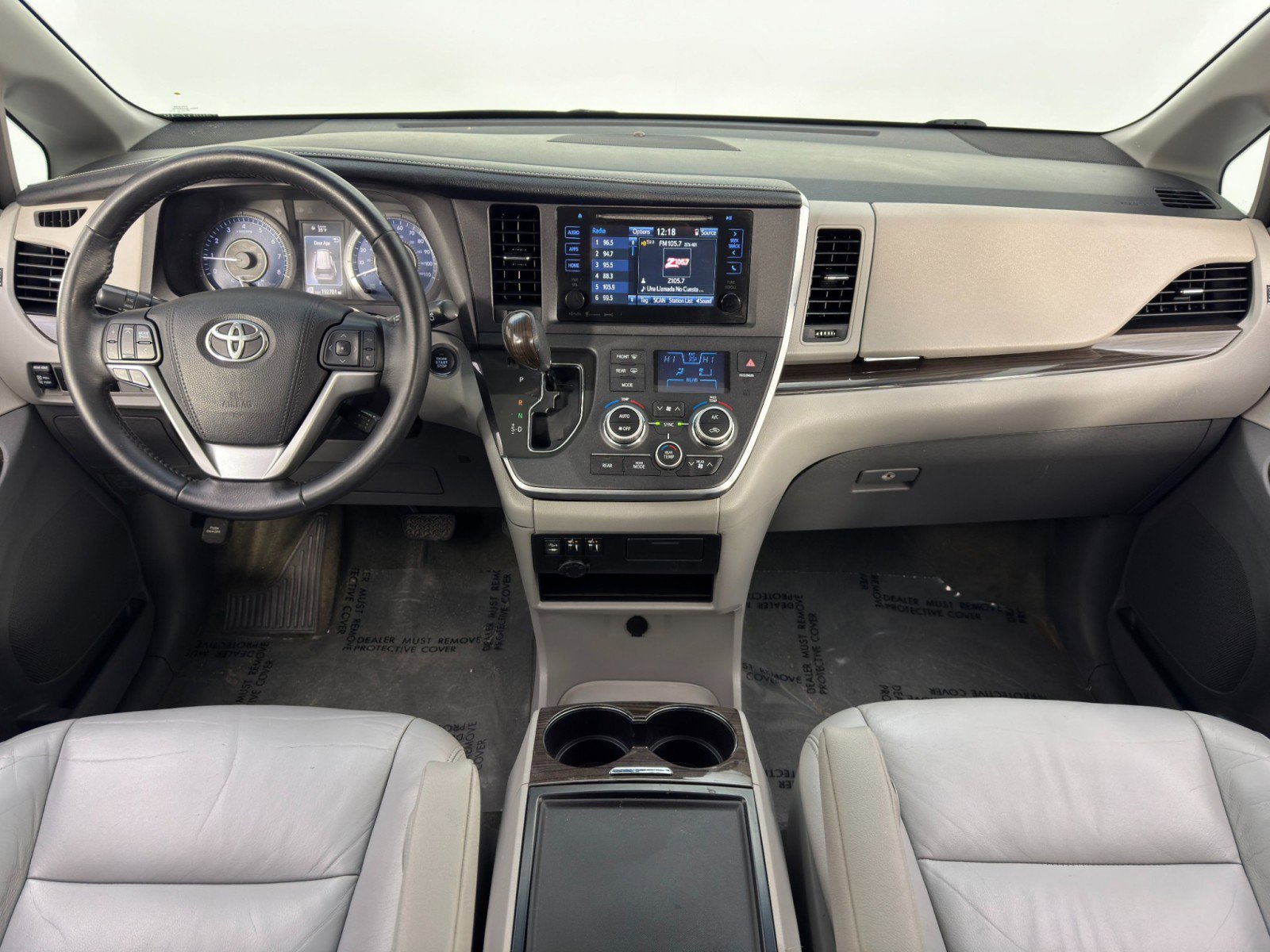 Used 2016 Toyota Sienna XLE FWD image 12