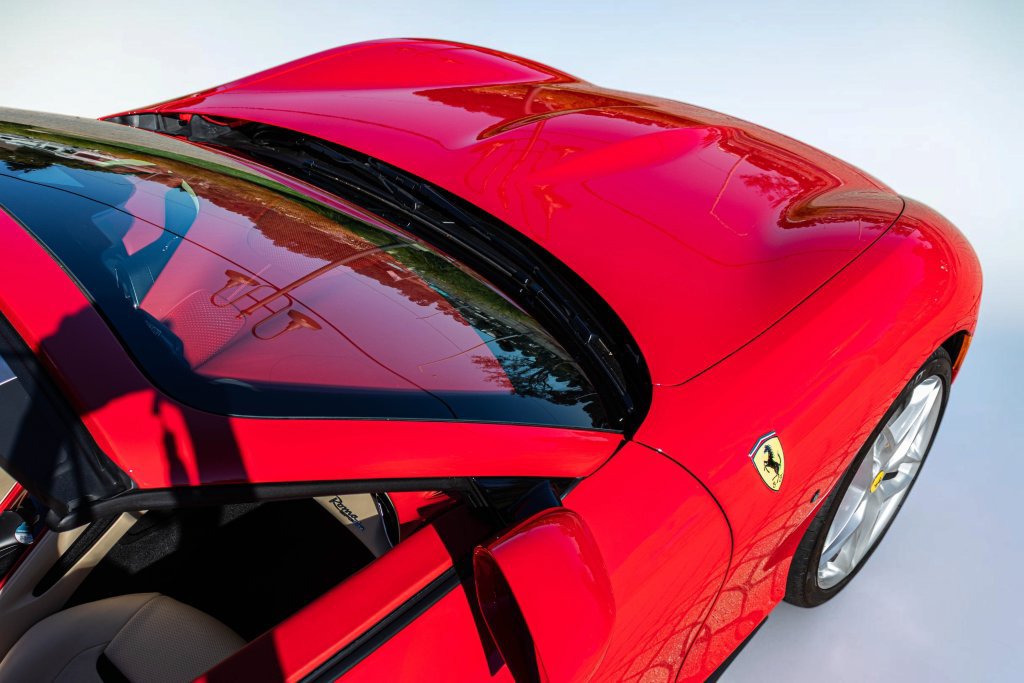 Certified 2025 Ferrari Roma Spider RWD image 18