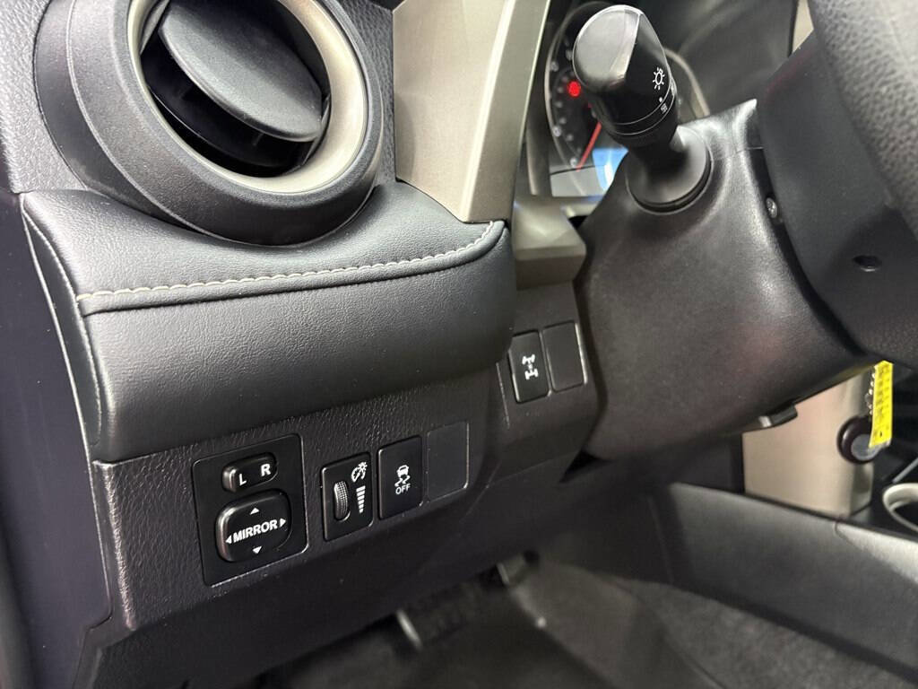Used 2015 Toyota RAV4 XLE AWD/4WD image 14