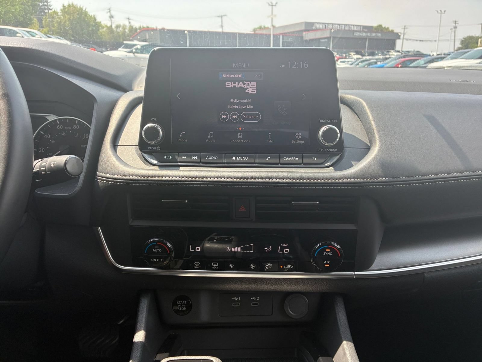 Used 2025 Nissan Rogue SV AWD/4WD image 14