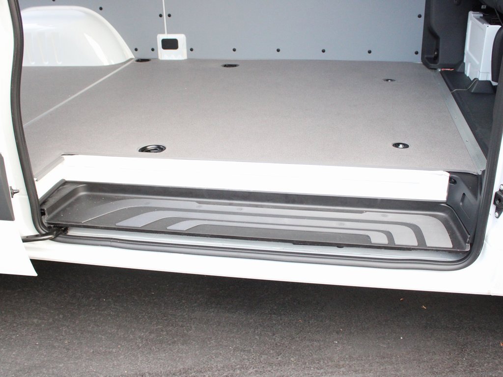 Used 2025 Mercedes-Benz Sprinter 2500 image 7