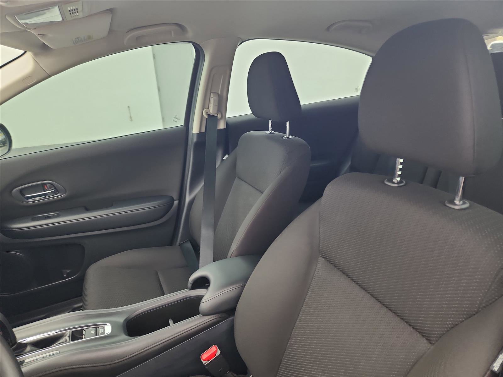 Used 2017 Honda HR-V LX image 19