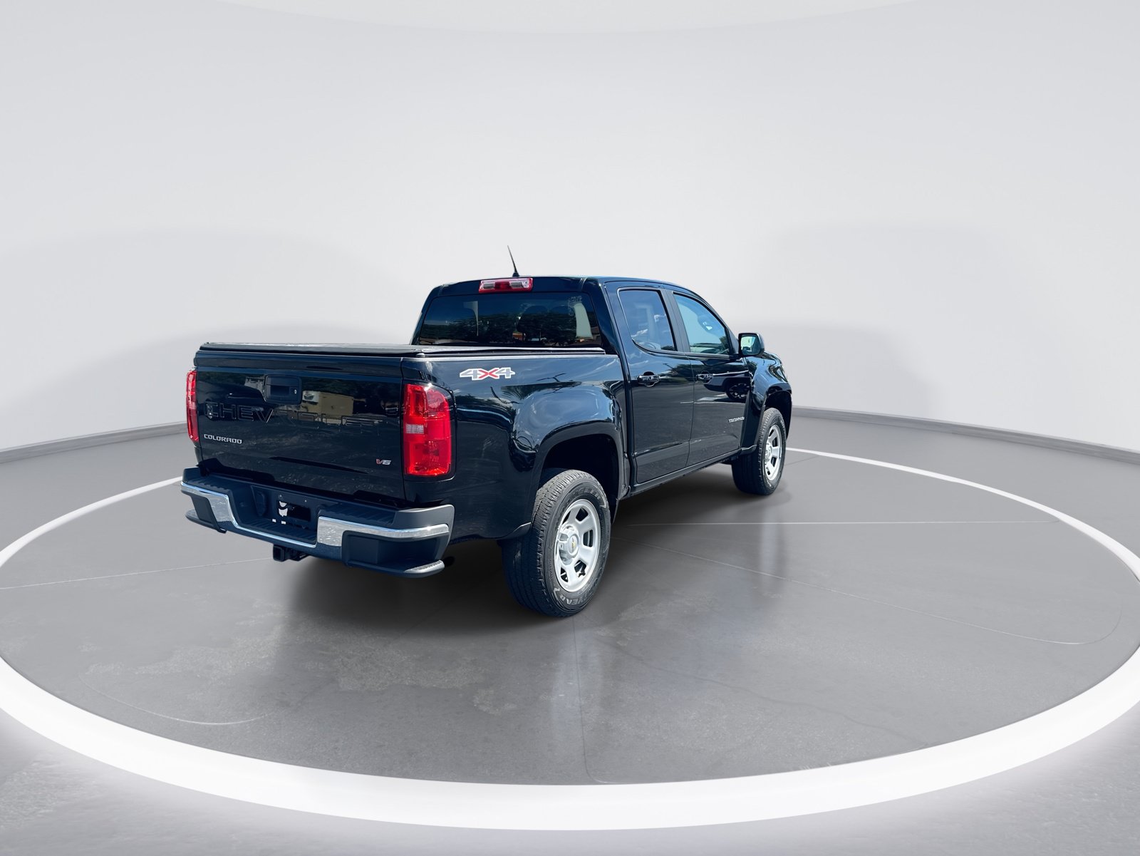 Used 2022 Chevrolet Colorado W/T AWD/4WD image 9