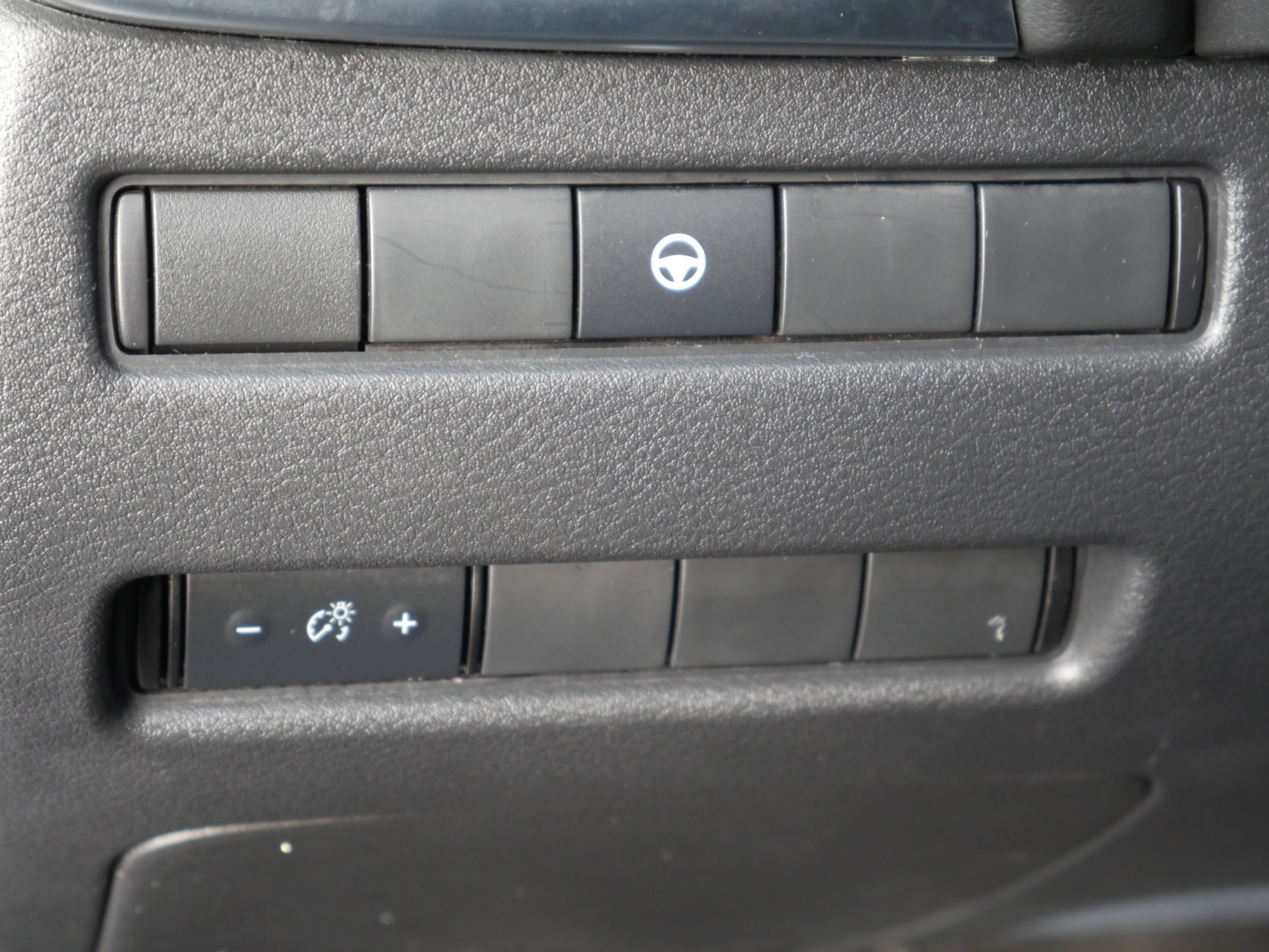 Certified 2022 Nissan Rogue SV image 5