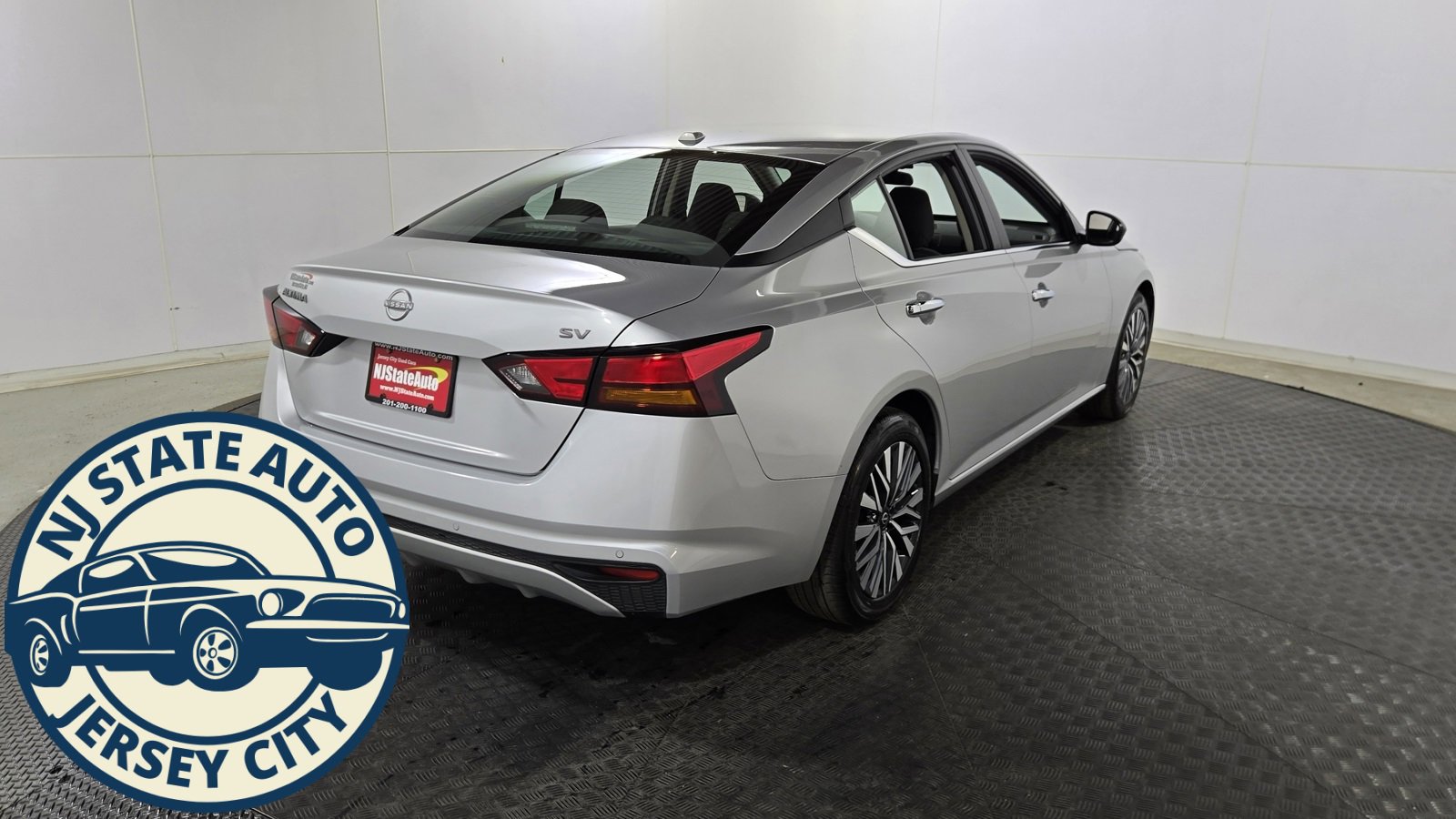 Used 2024 Nissan Altima 2.5 SV image 7