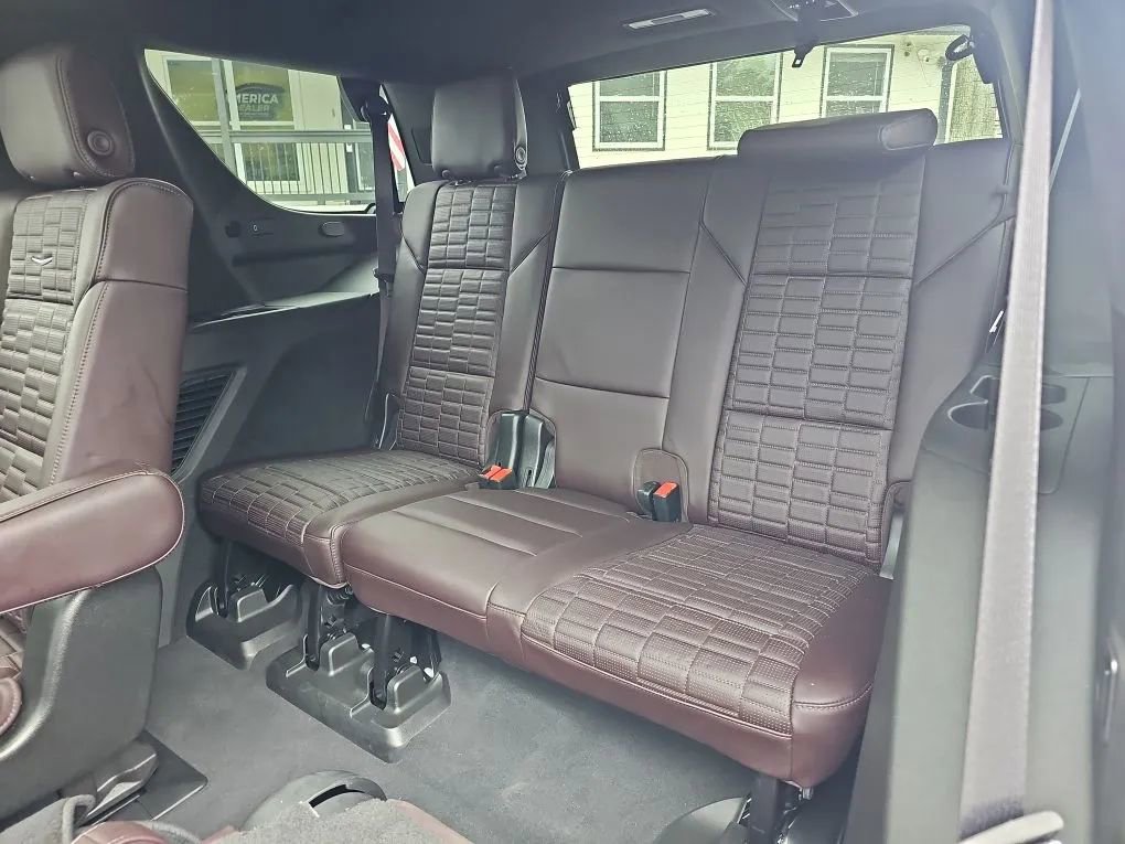 Used 2021 Cadillac Escalade Premium Luxury Platinum image 24