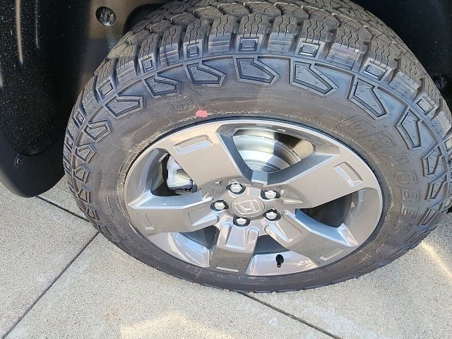 Used 2025 Honda Ridgeline TrailSport image 12