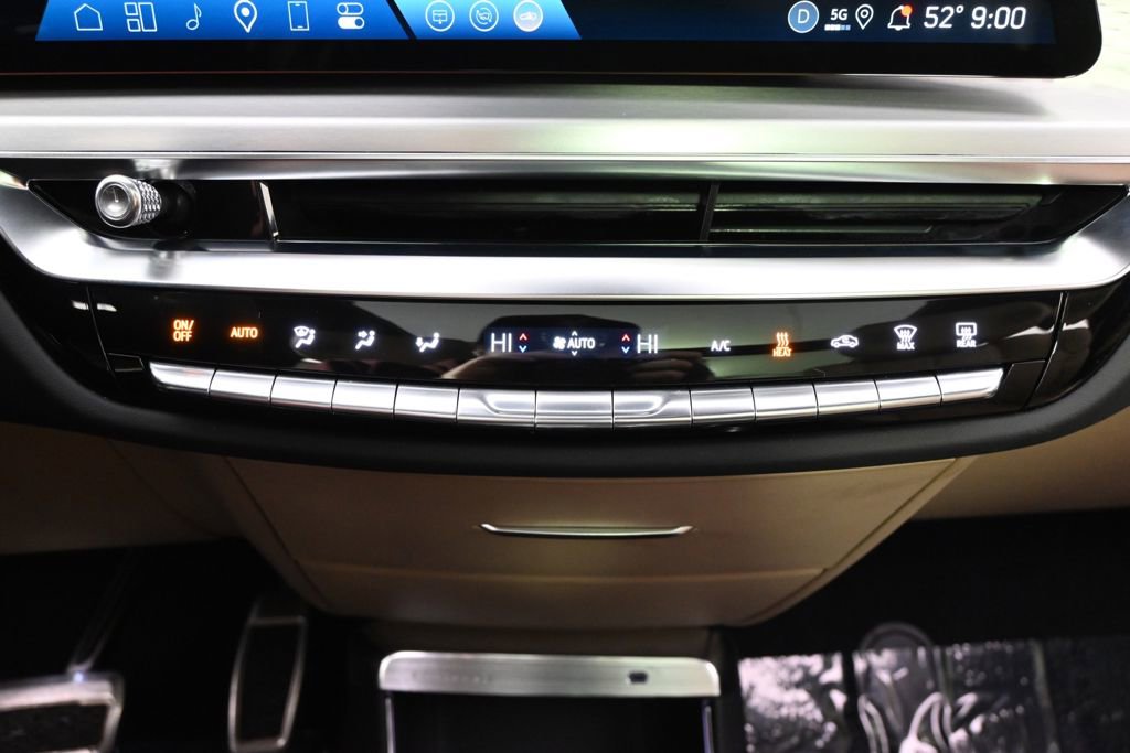 New 2025 Cadillac Lyriq Sport w/ Nappa Leather Package AWD/4WD image 31