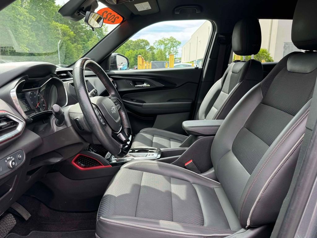 Used 2022 Chevrolet TrailBlazer RS FWD image 16