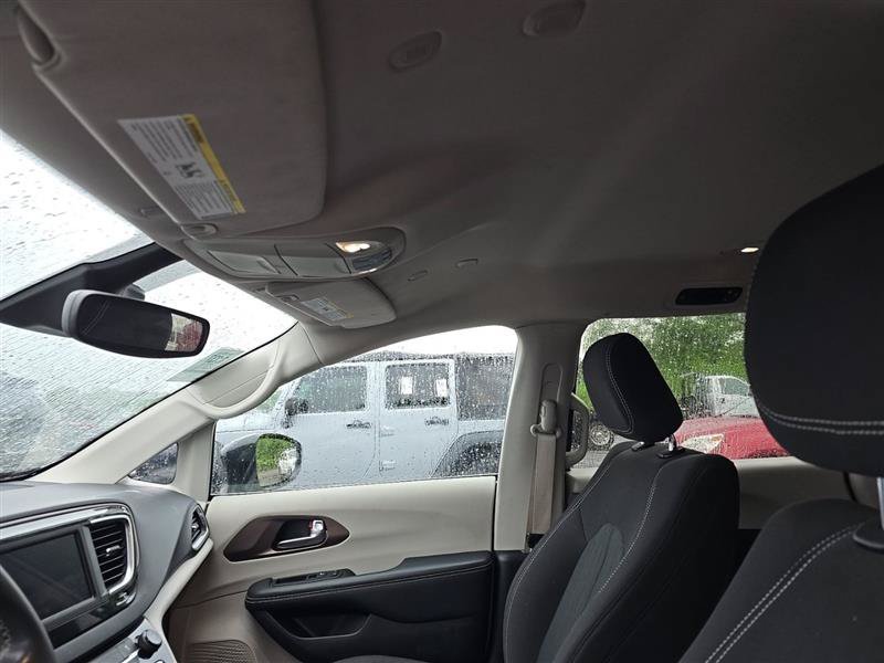 Used 2024 Chrysler Voyager LX FWD image 20