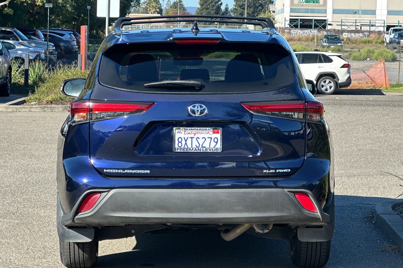 Used 2021 Toyota Highlander XLE image 5