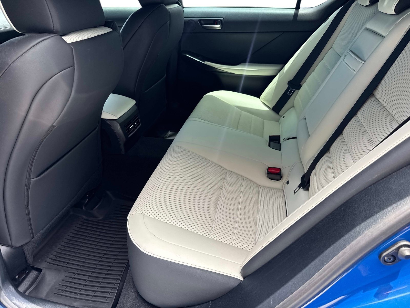 Certified 2022 Lexus IS 350 F Sport RWD image 13
