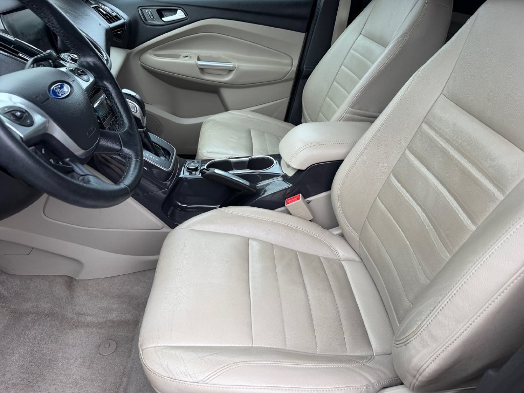 Used 2014 Ford Escape Titanium w/ Equipment Group 401A FWD image 10
