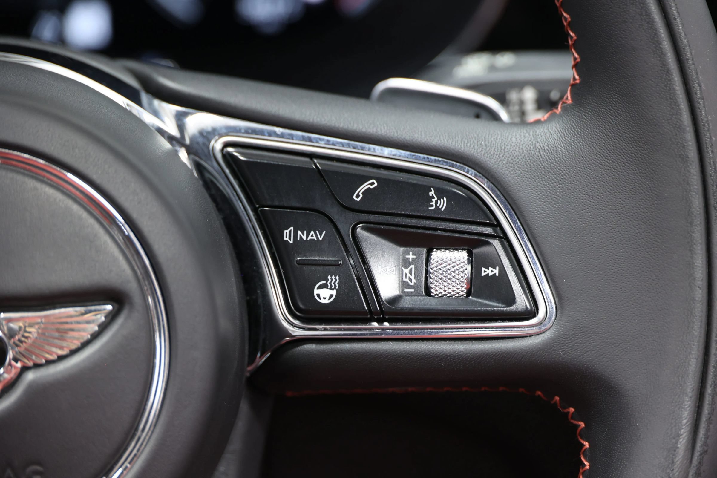 Used 2022 Bentley Bentayga AWD/4WD image 30