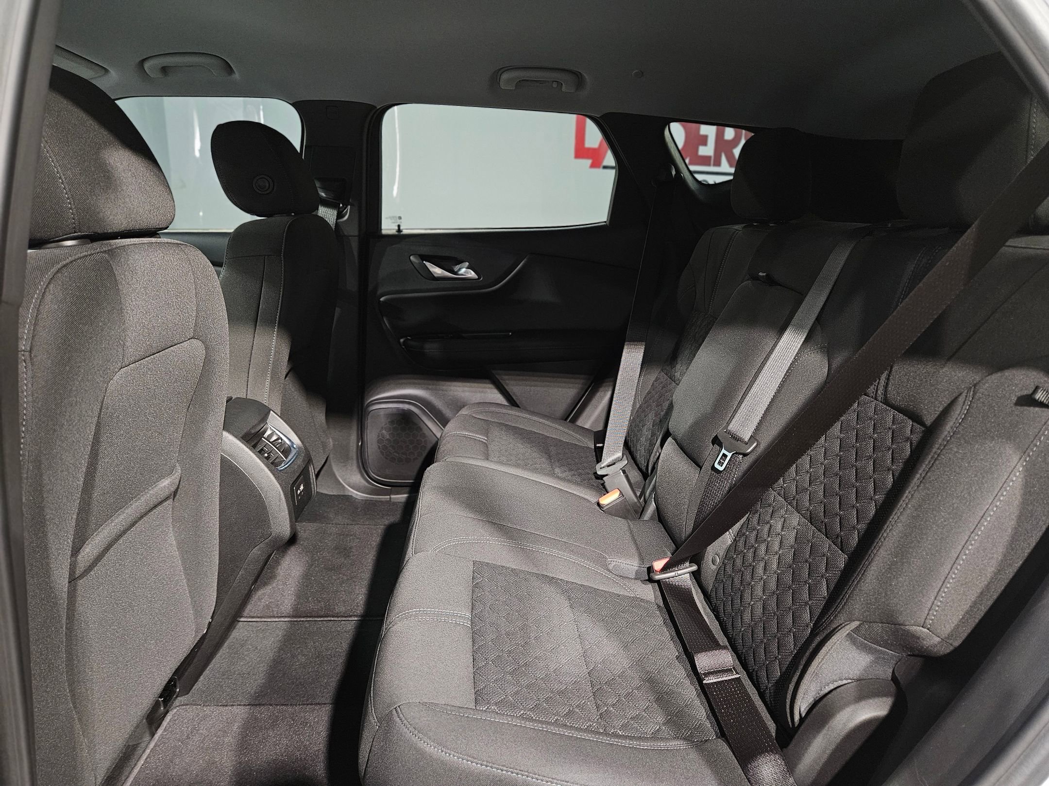 Used 2022 Chevrolet Blazer LT image 34