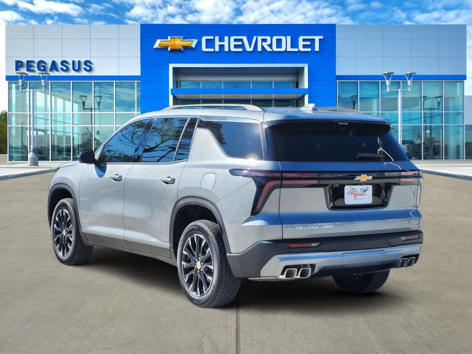 New 2026 Chevrolet Traverse LT w/ Sun and Wheel Package AWD/4WD image 4