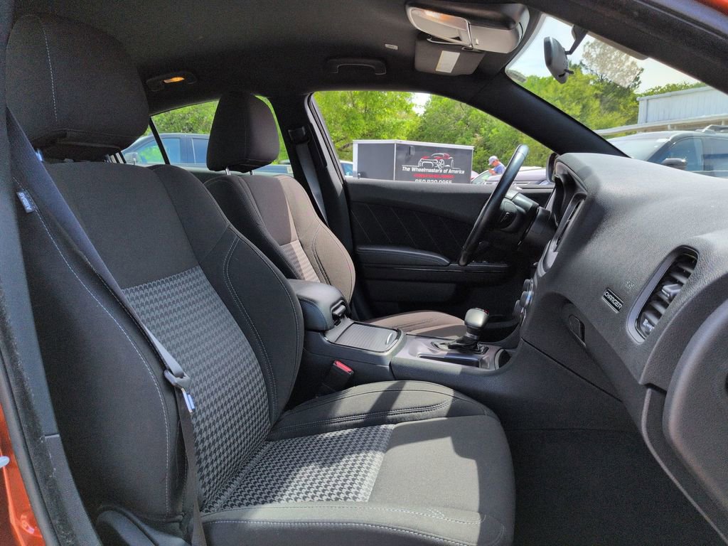 Used 2020 Dodge Charger SXT w/ Blacktop Package image 30