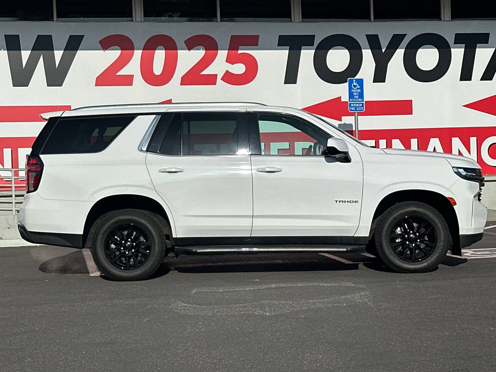 Used 2023 Chevrolet Tahoe LT image 6