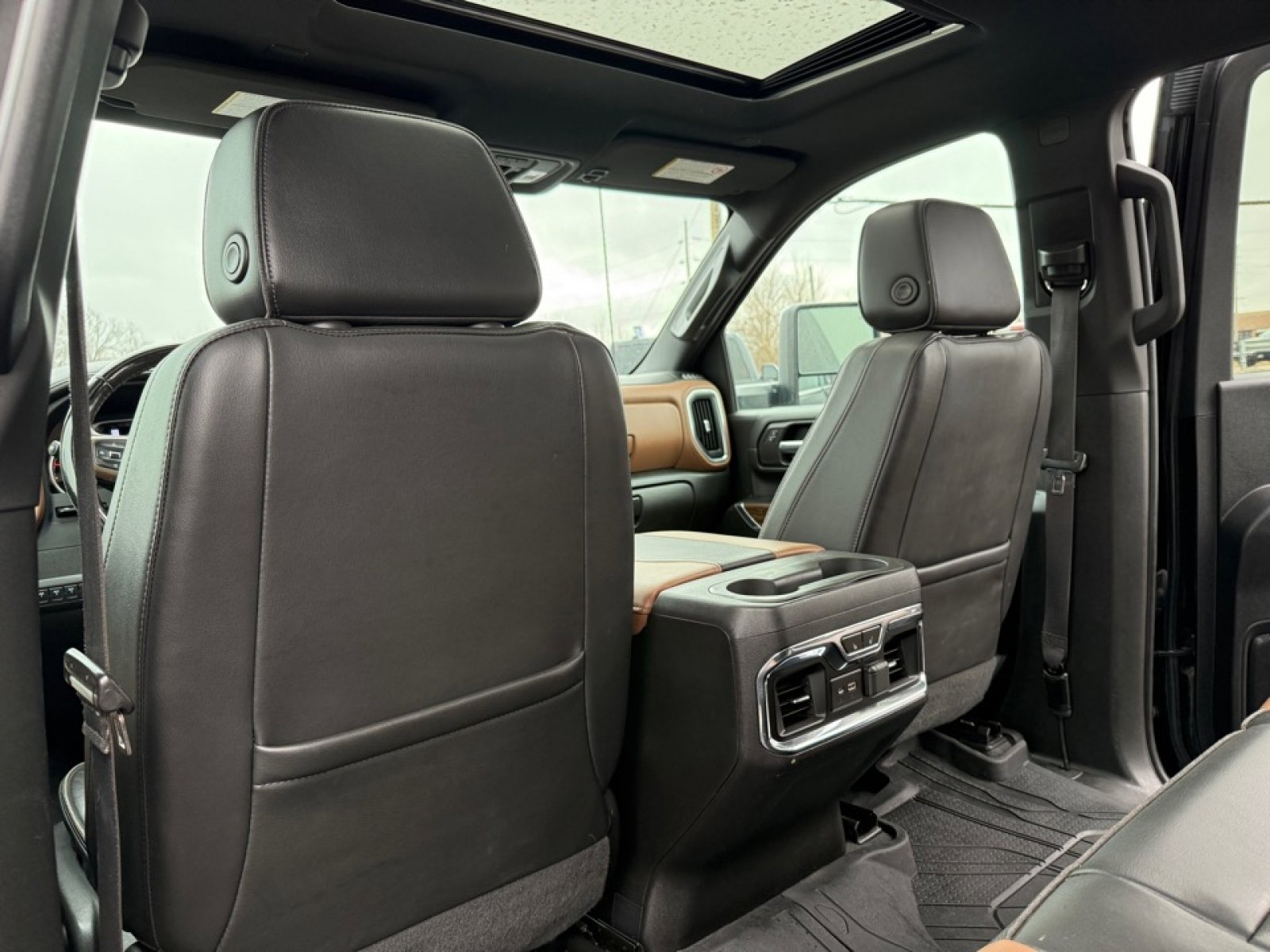 Used 2023 Chevrolet Silverado 3500 High Country image 34