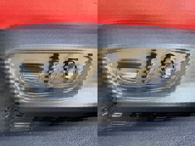 Used 2025 Toyota Camry XSE w/ Premium Plus Package image 28