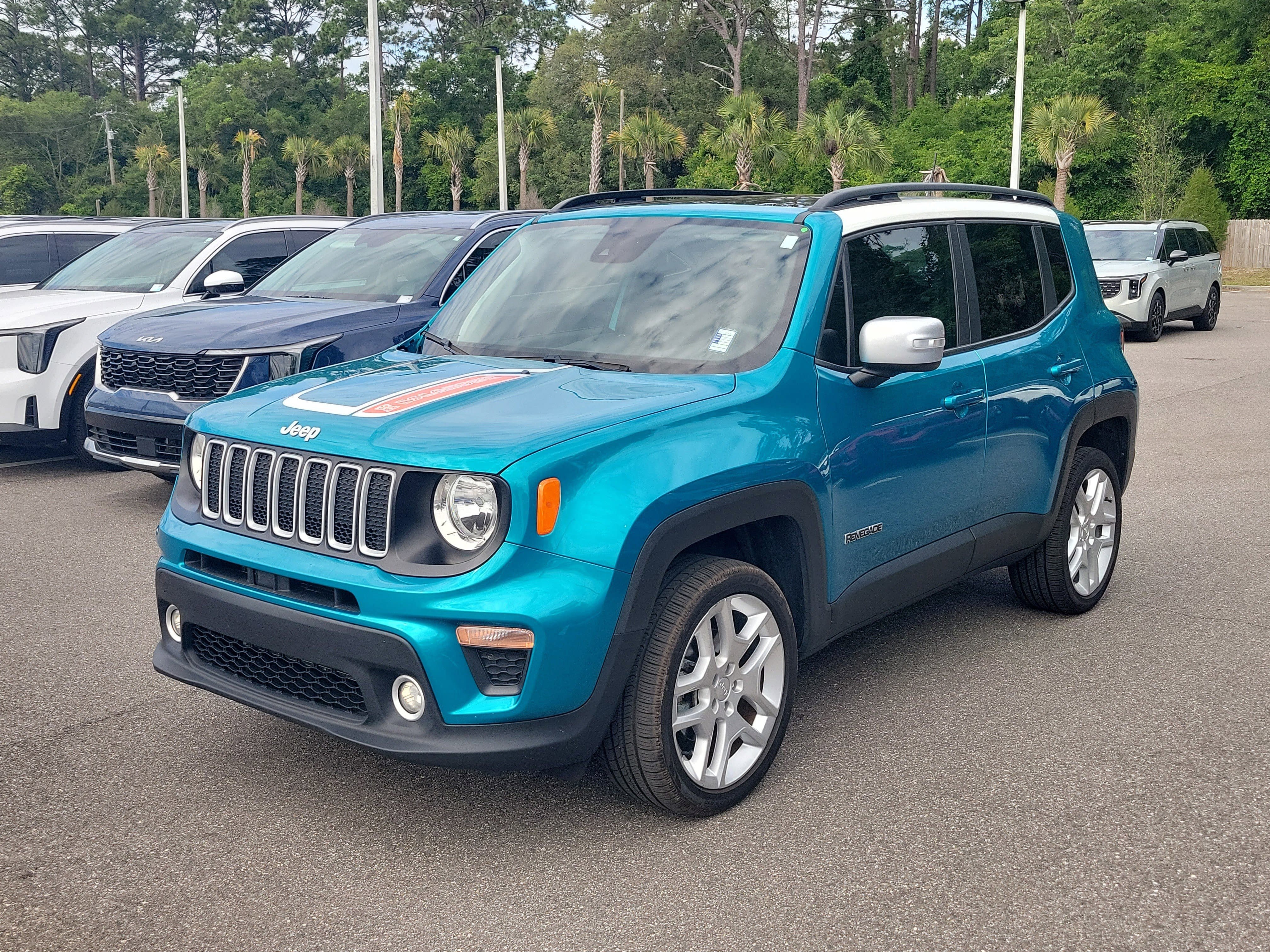 Used 2021 Jeep Renegade Latitude AWD/4WD image 3