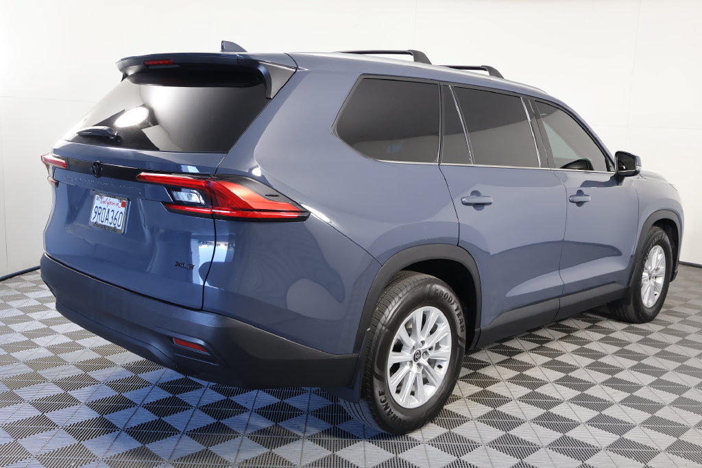 Used 2024 Toyota Grand Highlander FWD image 4