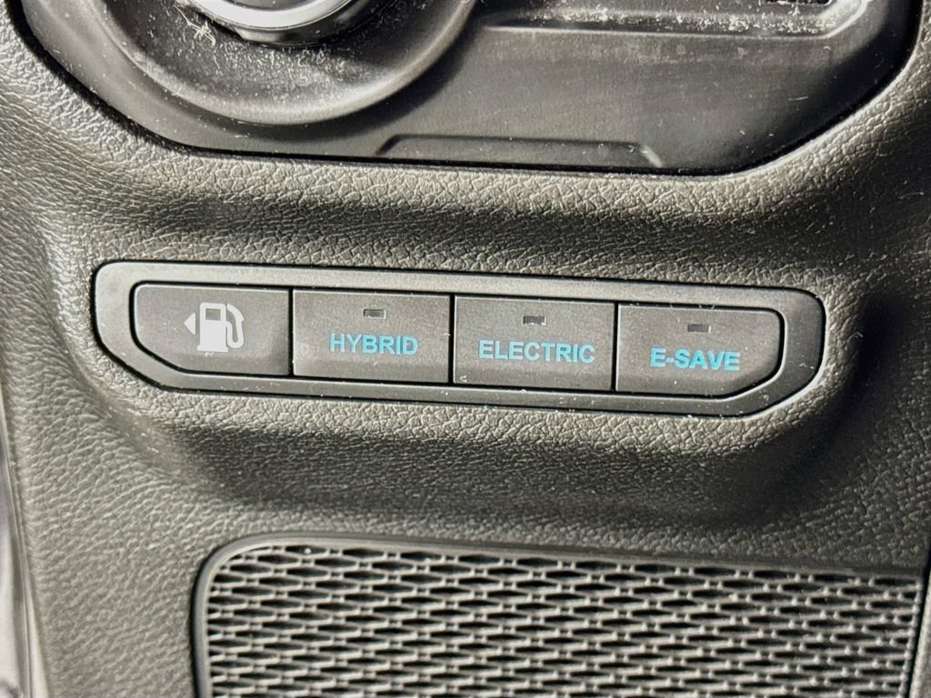Used 2021 Jeep Wrangler Unlimited Sahara w/ Cold Weather Group AWD/4WD image 15