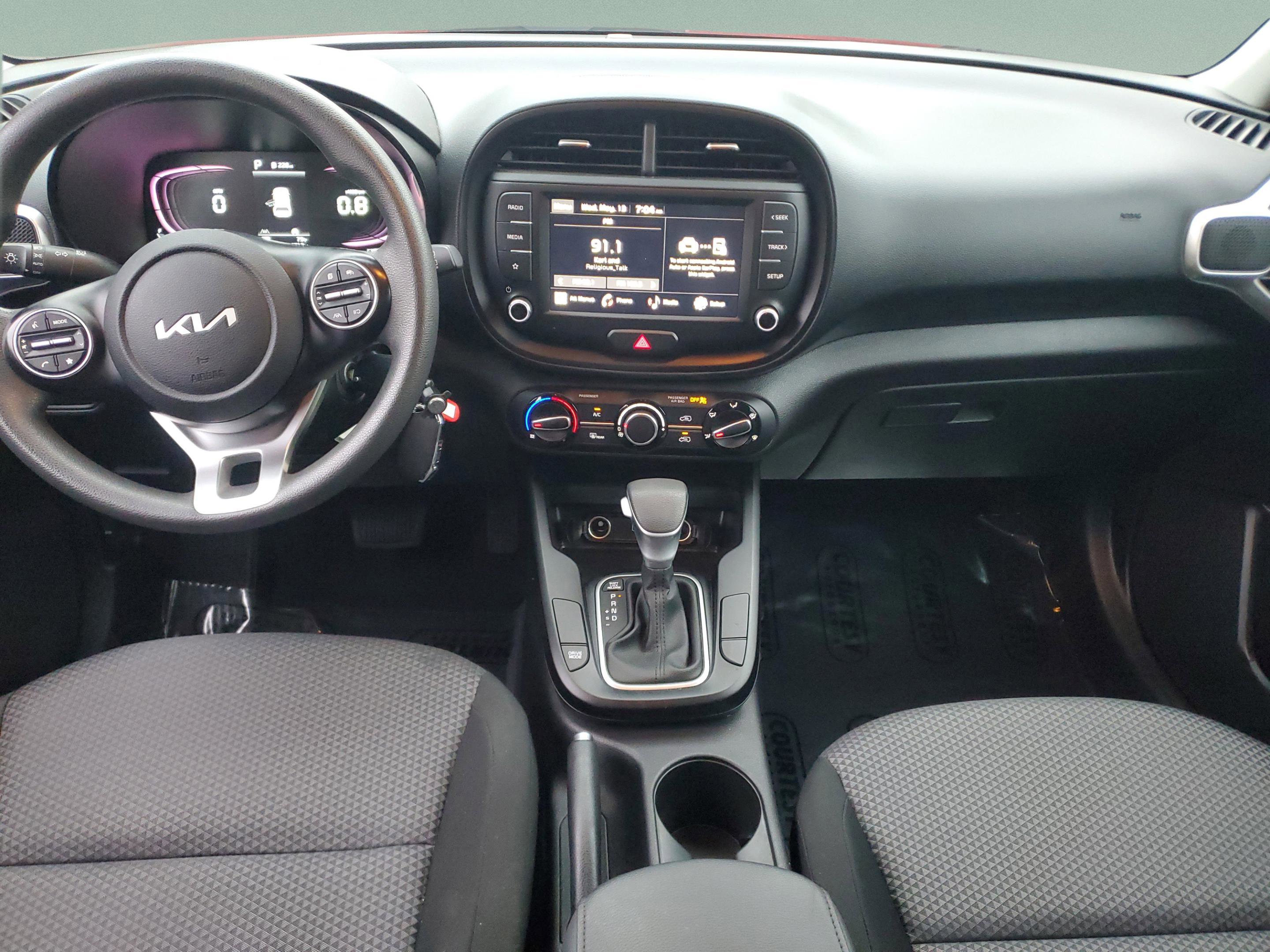 Certified 2023 Kia Soul LX FWD image 10