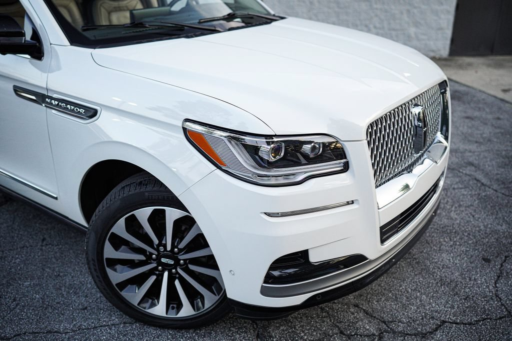 Used 2023 Lincoln Navigator L Reserve AWD/4WD image 7