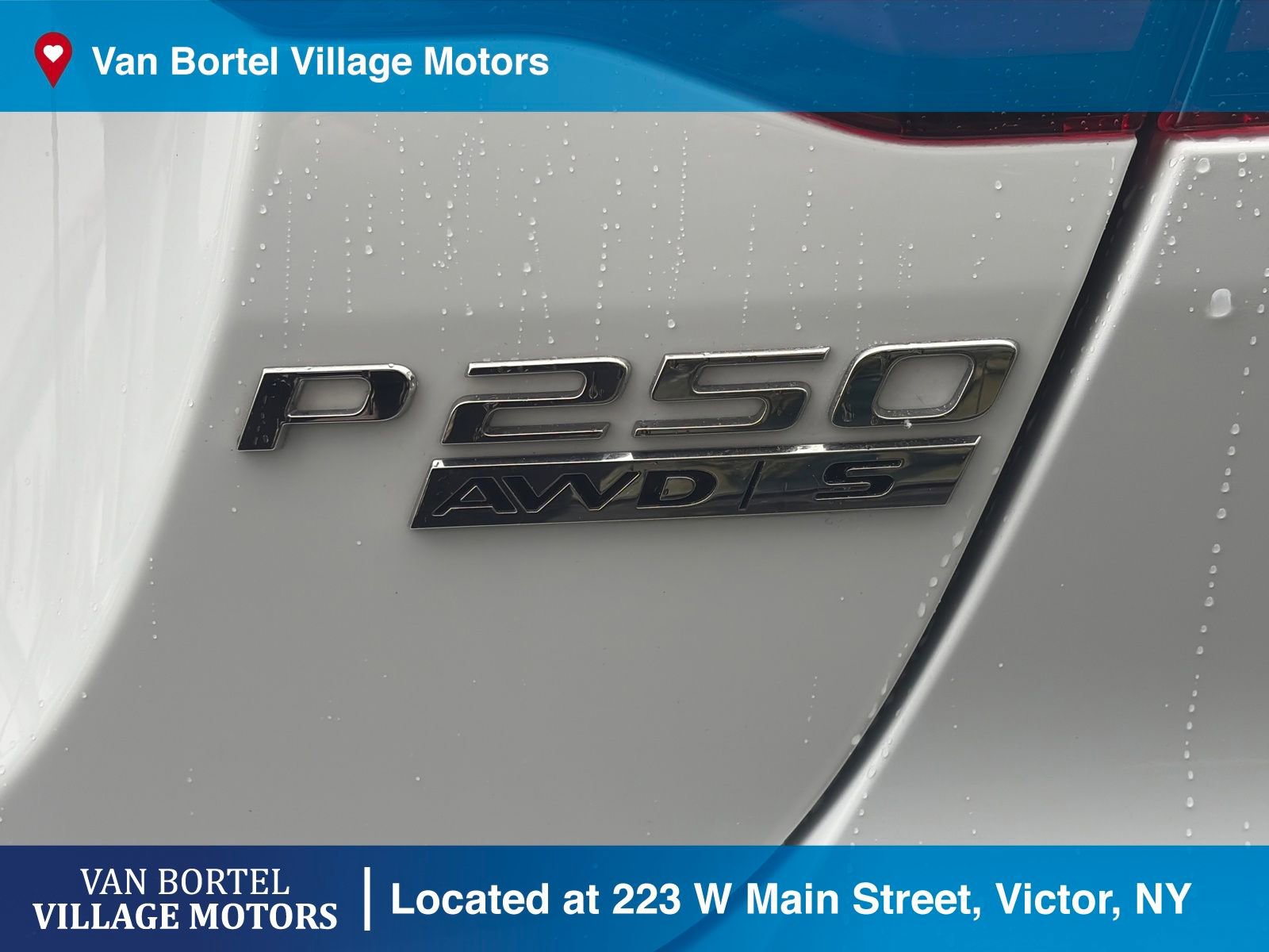 Used 2020 Jaguar XE S image 9