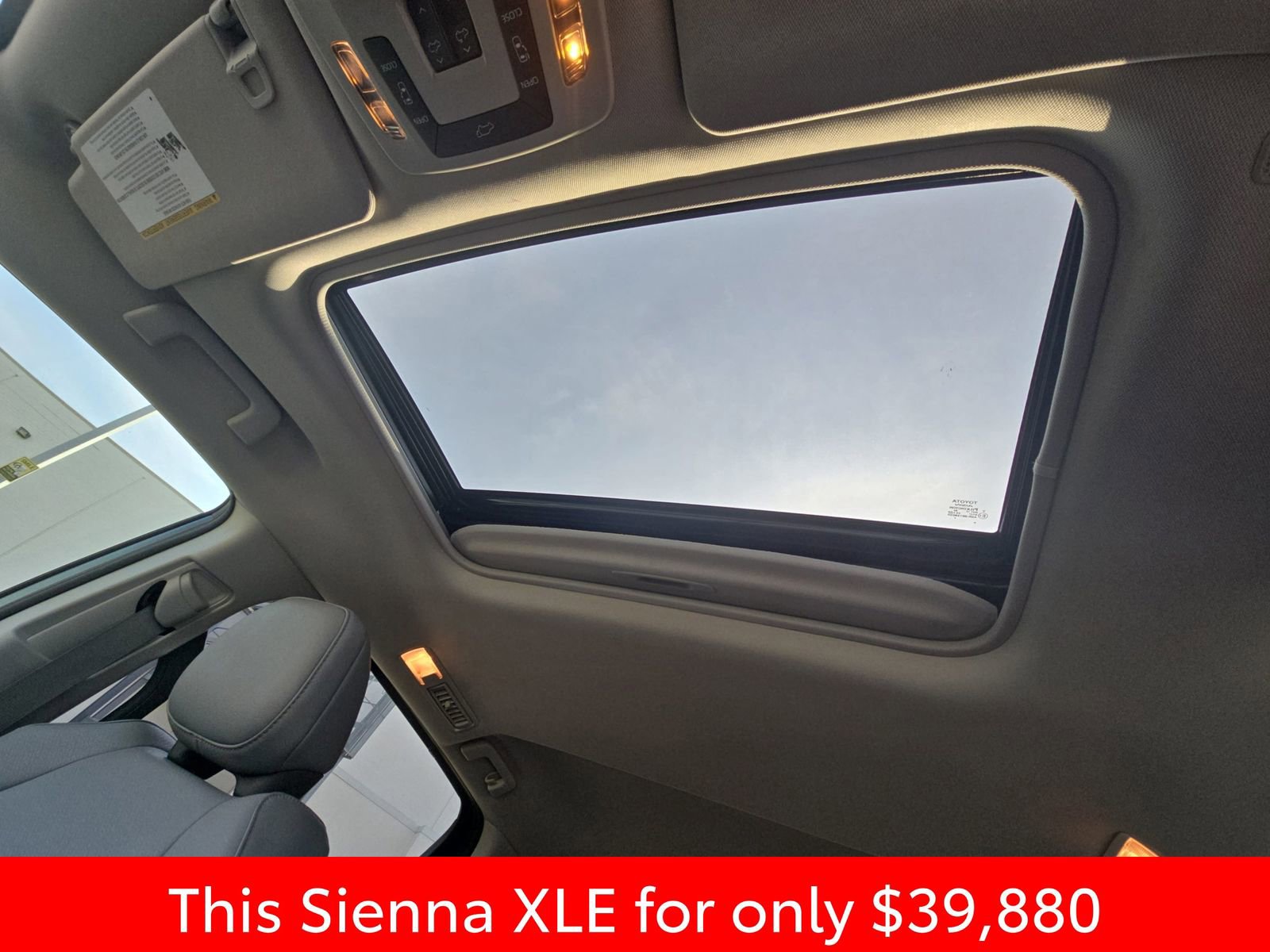 Used 2023 Toyota Sienna XLE image 37