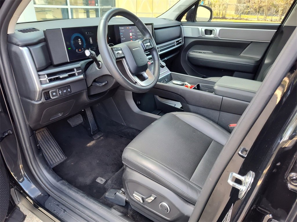 Used 2024 Hyundai Santa Fe SEL image 2