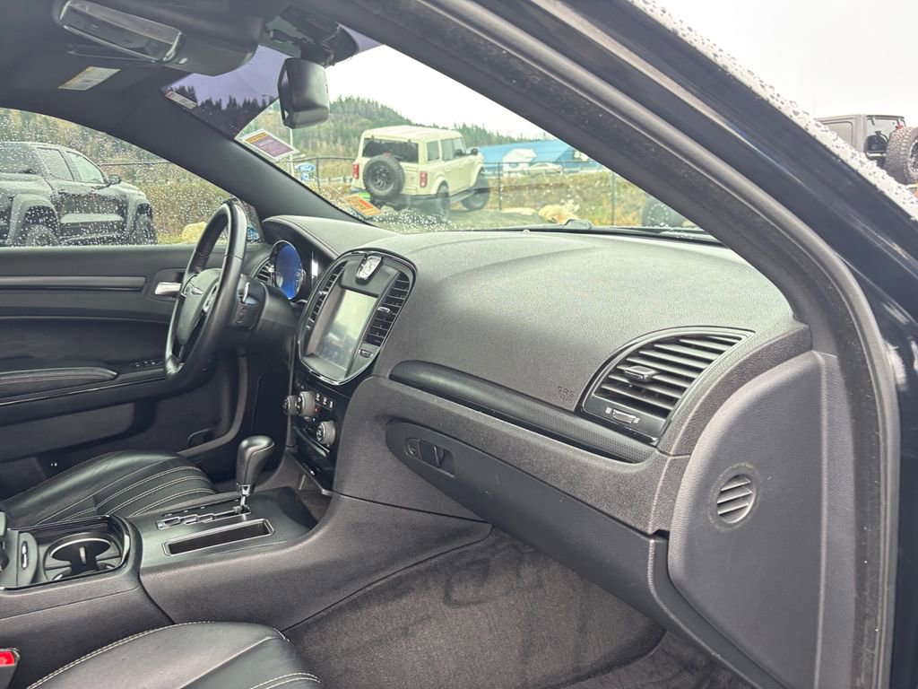 Used 2013 Chrysler 300 S image 27