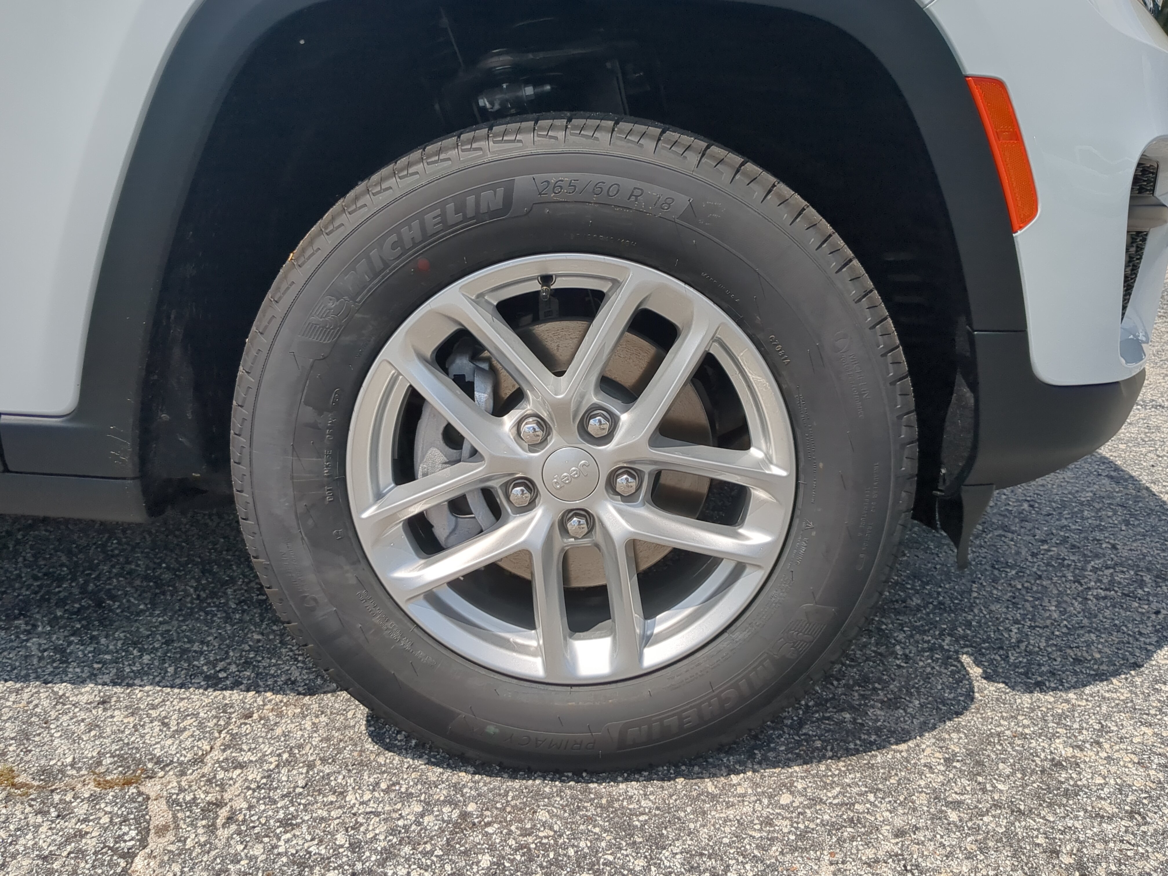 New 2026 Jeep Grand Cherokee Laredo RWD image 9