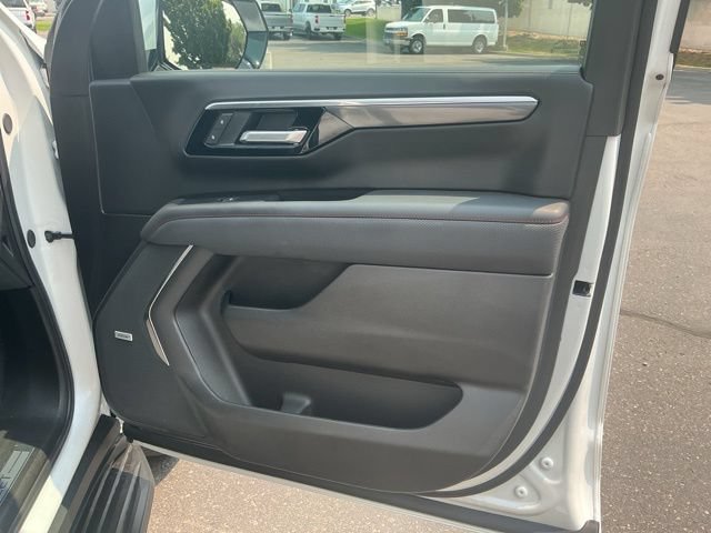 Used 2025 Chevrolet Suburban RST w/ Comfort Package AWD/4WD image 22