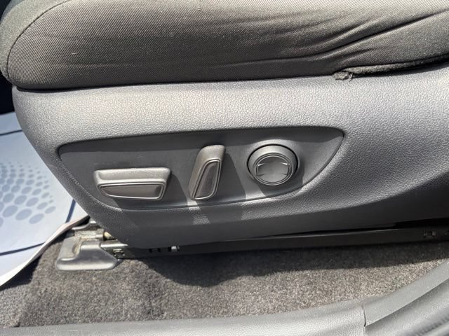 Used 2025 Toyota RAV4 XLE FWD image 16