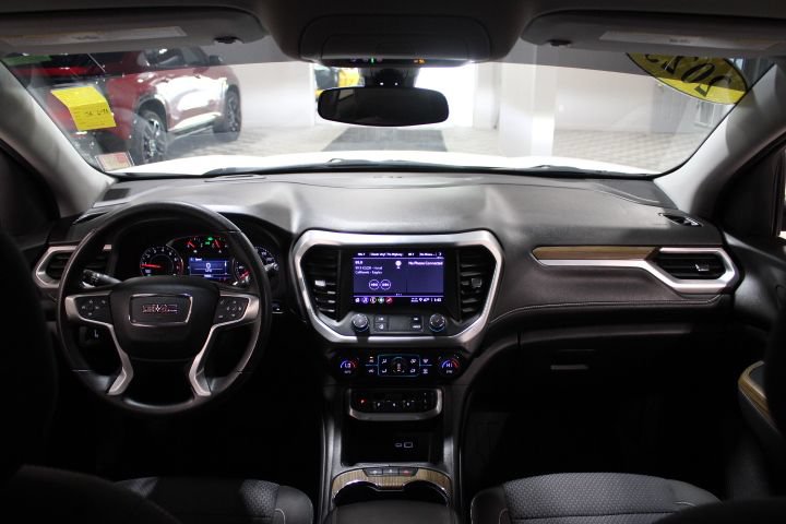 Used 2023 GMC Acadia SLE w/ Elevation Edition AWD/4WD image 2