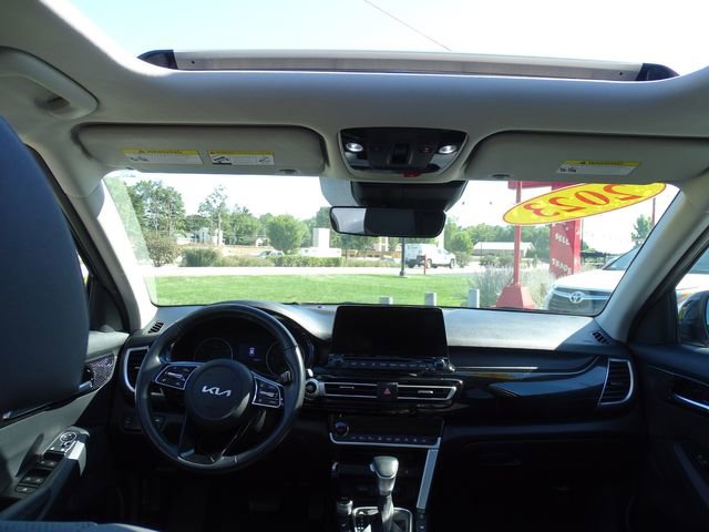 Used 2023 Kia Seltos EX image 8