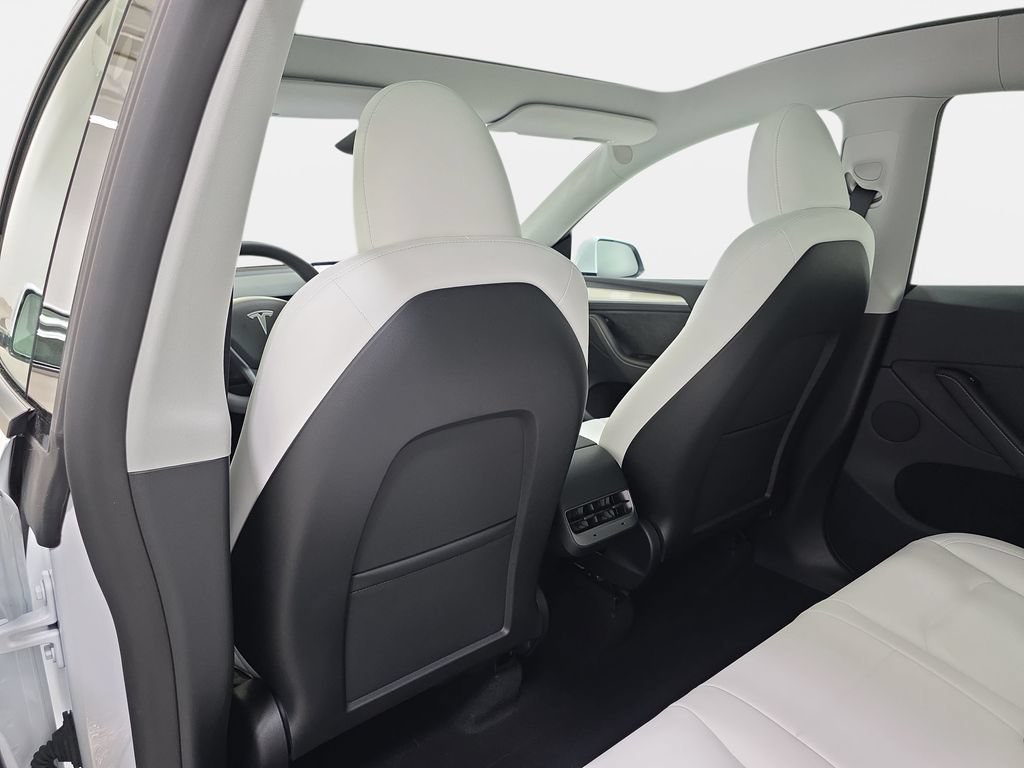 Used 2024 Tesla Model Y Performance AWD/4WD image 12