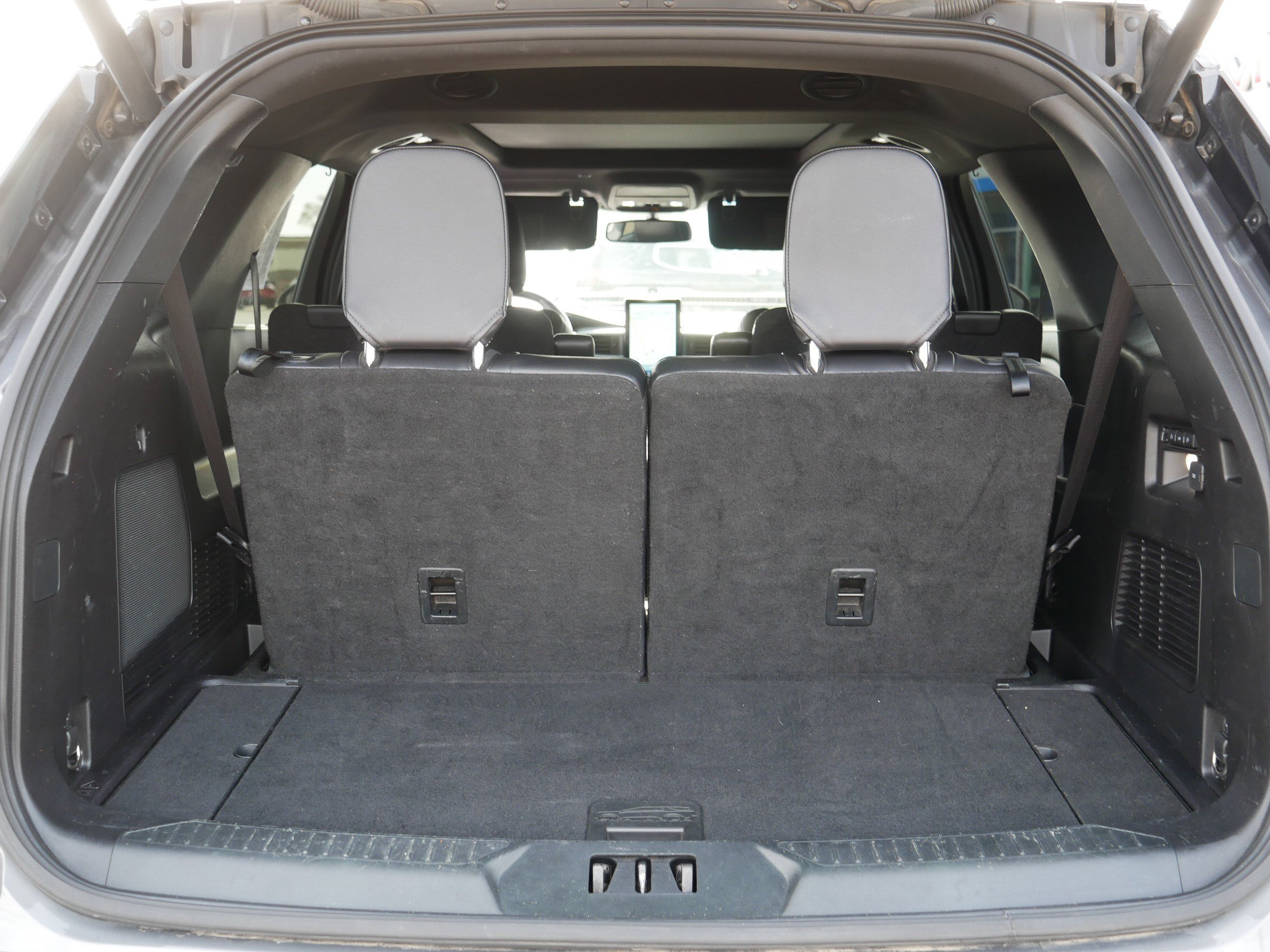Used 2021 Ford Explorer ST w/ Equipment Group 401A image 18