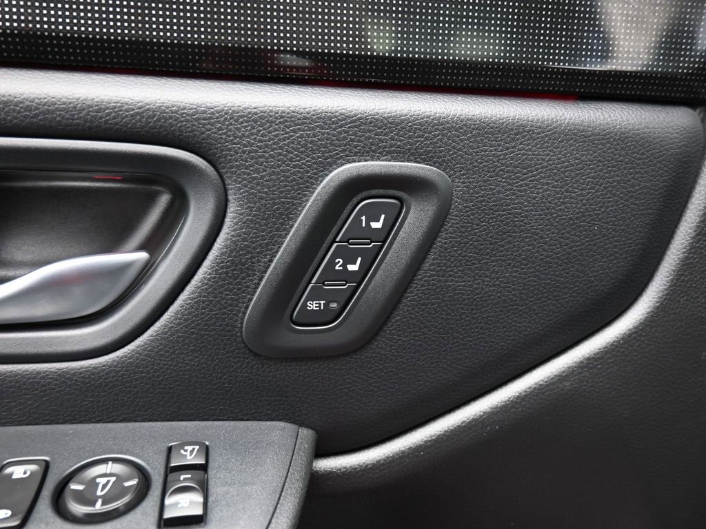 Certified 2025 Honda Pilot Black Edition image 32