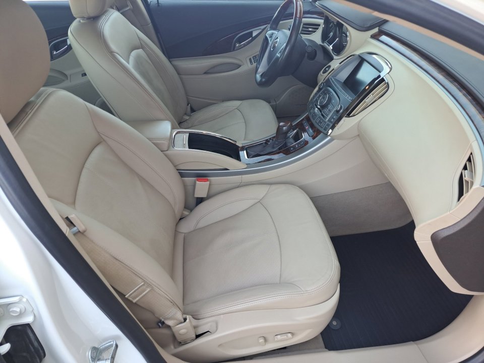 Used 2013 Buick LaCrosse Premium FWD image 15